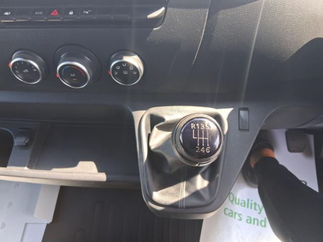 2023 Renault Master Lm35 Blue Dci 135 Advance Medium Roof Van (NV23VMX) Image 27
