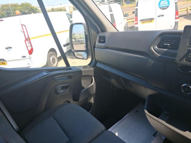 2023 Renault Master Lm35 Blue Dci 135 Advance Medium Roof Van (NV23VMX) Image 29