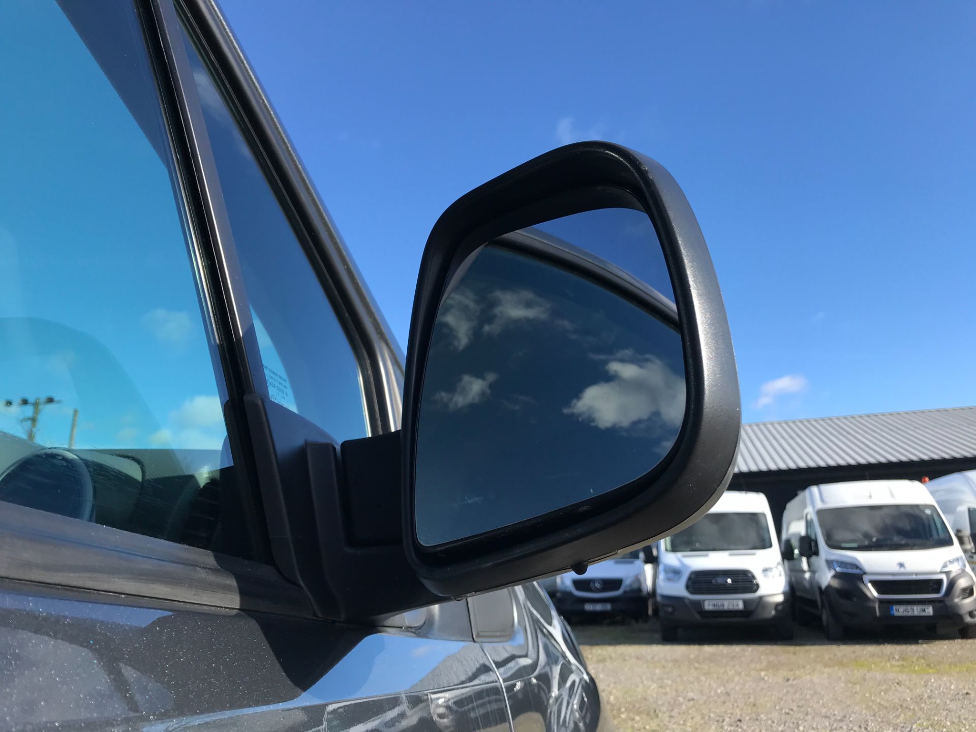 2018 Peugeot Partner 850 1.6 Bluehdi 100 Professional Van [Non Ss] EURO 6 (NV67KSX) Image 13