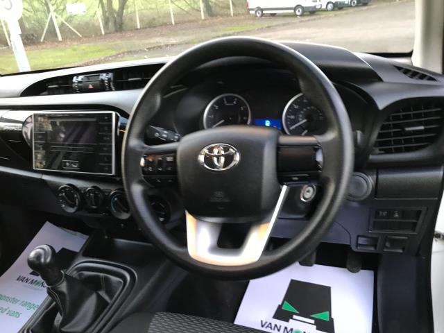 2018 Toyota Hilux ACTIVE D/CAB PICK UP 2.5 D-4D 4WD 144PS EURO 6  (NV67MYT) Image 14