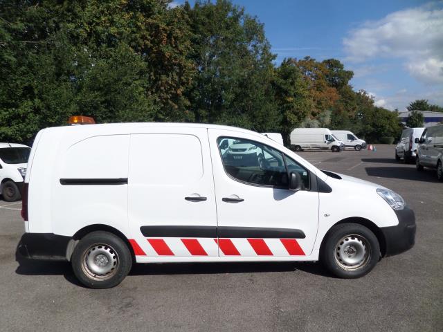 2018 Peugeot Partner 715 S 1.6 Bluehdi 100 Crew Van Euro 6 ( 70MPH Restricted) (NV68EVL) Image 2
