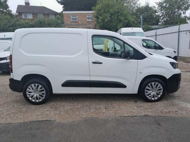 2020 Peugeot Partner 1000 1.5 Bluehdi 100 Grip Van (NV69NEJ) Image 11