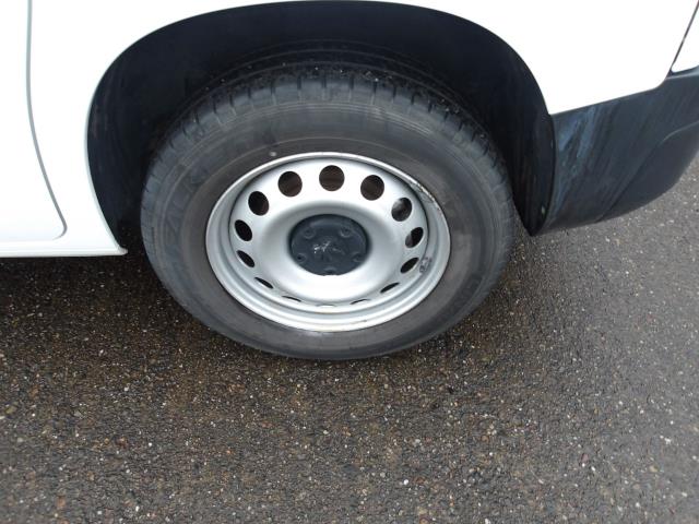 2020 Peugeot Partner 1000 1.5 Bluehdi 100 Grip Van (NV69NEO) Image 12