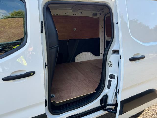 2020 Peugeot Partner 1000 1.5 Bluehdi 100 Grip Van Euro 6 (NV69NFE) Image 35