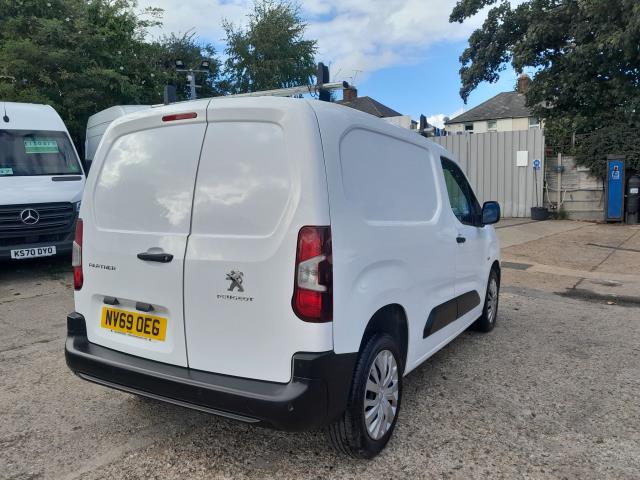 2020 Peugeot Partner 1000 1.5 Bluehdi 100 Professional Van (NV69OEG) Image 8