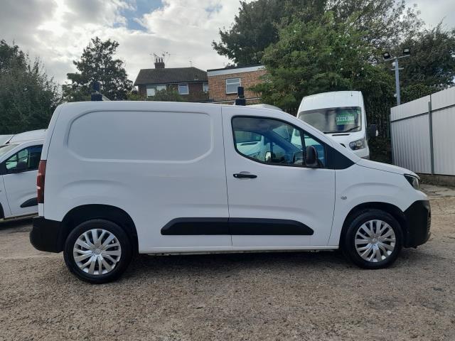 2020 Peugeot Partner 1000 1.5 Bluehdi 100 Professional Van (NV69OEG) Image 10