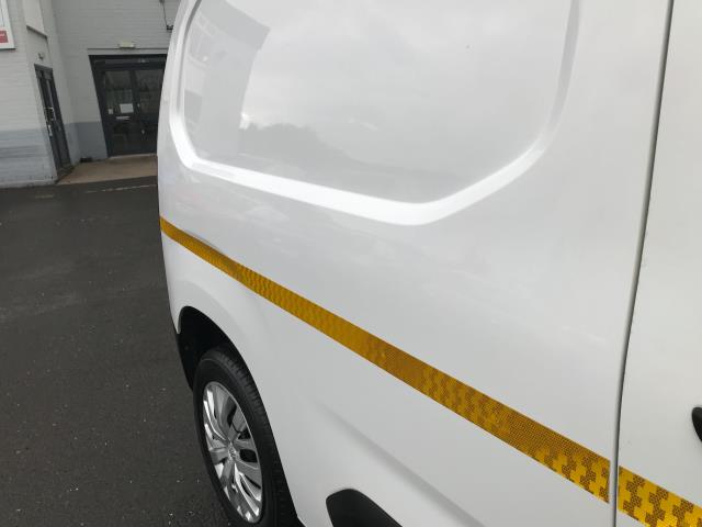 2020 Peugeot Partner L1 1000 1.5BLUE HDI 100PS PROFESSIONAL EURO 6 (NV69RBF) Image 9