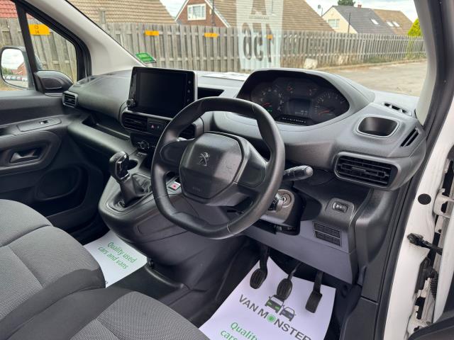 2020 Peugeot Partner L1 1000 1.5BLUE HDI 100PS PROFESSIONAL EURO 6 (NV69RBF) Image 14