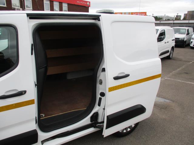 2020 Peugeot Partner 1000 1.5 Bluehdi 100 Professional Van (NV69RCX) Image 11