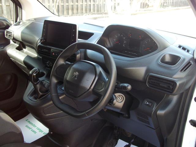 2020 Peugeot Partner 1000 1.5 Bluehdi 100 Professional Van EURO 6 (NV69SZC) Thumbnail 11
