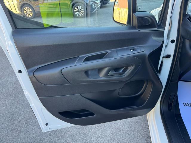 2020 Peugeot Partner 1000 1.5 Bluehdi 100 Professional Van (NV69SZU) Image 33