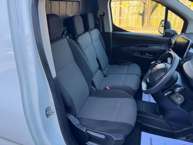 2020 Peugeot Partner 1000 1.5 Bluehdi 100 Professional Van (NV69SZU) Image 16