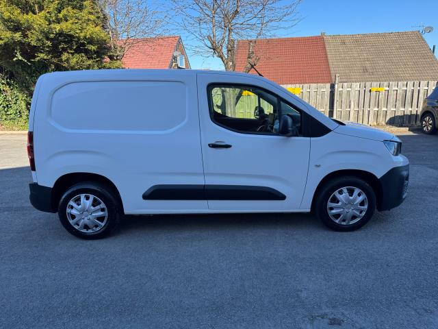 2020 Peugeot Partner 1000 1.5 Bluehdi 100 Professional Van (NV69SZU) Image 10