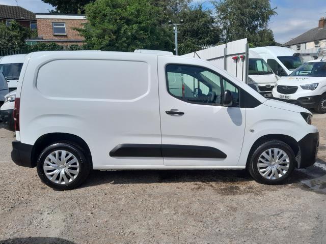 2020 Peugeot Partner 1000 1.5 Bluehdi 100 Professional Van (NV69TBU) Image 12