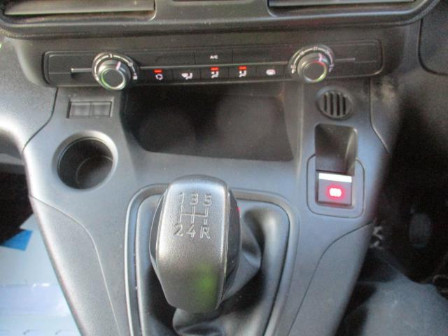 2020 Peugeot Partner 1000 1.5 Bluehdi 100 Professional Van (NV70ACF) Image 23
