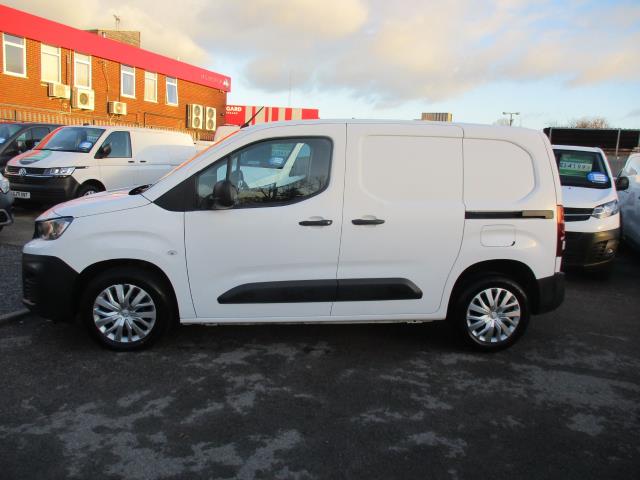 2020 Peugeot Partner 1000 1.5 Bluehdi 100 Professional Van (NV70ACF) Image 8