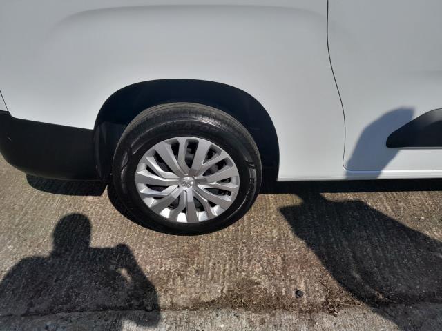 2020 Peugeot Partner 950 1.5 Bluehdi 100 Professional Van L2 (NV70CXR) Image 22