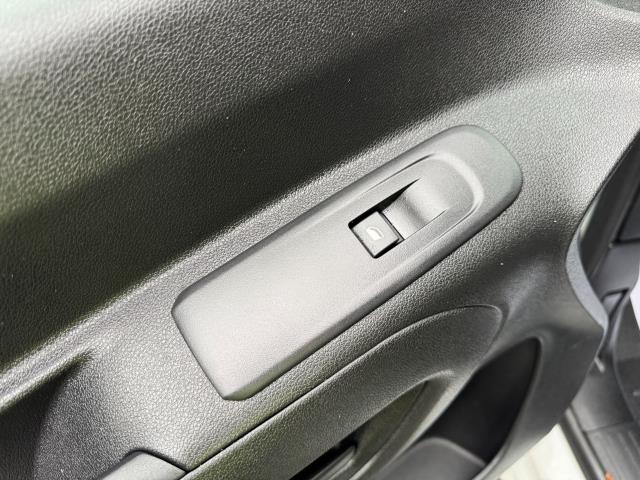 2020 Peugeot Partner 1000 1.5 Bluehdi 100 Professional Van Euro 6 (NV70DWN) Image 33