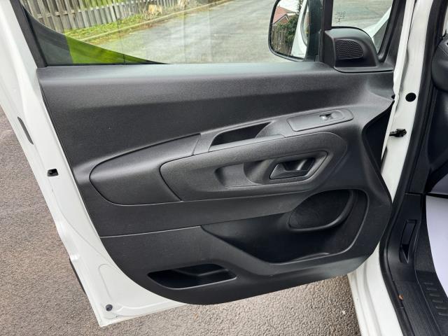 2020 Peugeot Partner 1000 1.5 Bluehdi 100 Professional Van Euro 6 (NV70DWN) Image 32