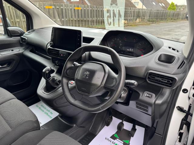 2020 Peugeot Partner 1000 1.5 Bluehdi 100 Professional Van Euro 6 (NV70DWN) Image 14