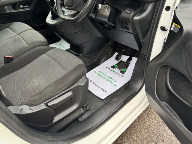 2020 Peugeot Partner 1000 1.5 Bluehdi 100 Professional Van Euro 6 (NV70DWN) Image 17