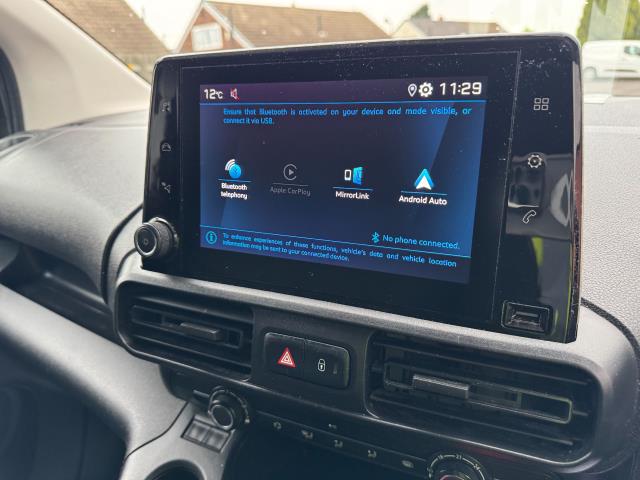 2020 Peugeot Partner 1000 1.5 Bluehdi 100 Professional Van Euro 6 (NV70DWN) Image 24