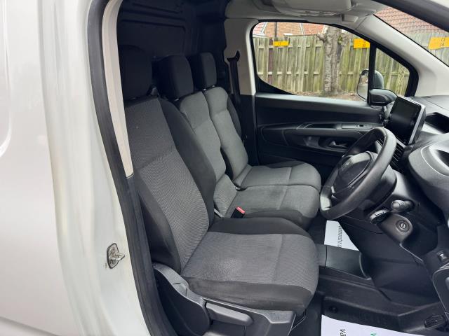 2020 Peugeot Partner 1000 1.5 Bluehdi 100 Professional Van Euro 6 (NV70DWN) Image 16