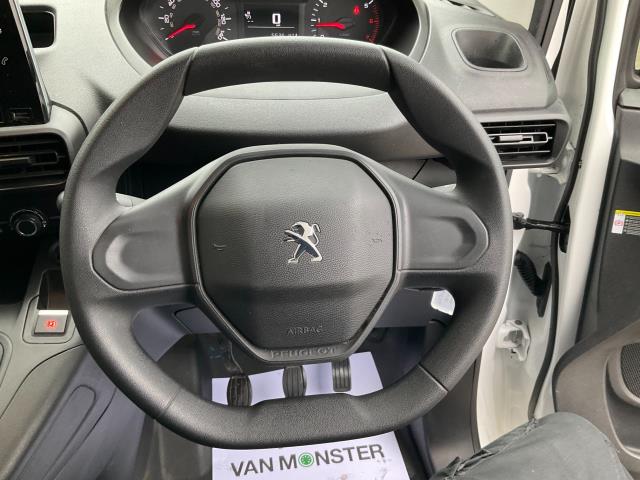2020 Peugeot Partner 1000 1.5 Bluehdi 100 Professional Van (NV70DWU) Image 15
