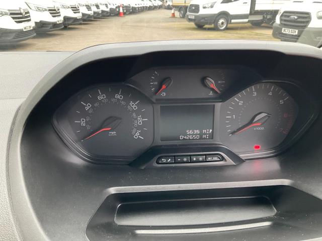 2020 Peugeot Partner 1000 1.5 Bluehdi 100 Professional Van (NV70DWU) Image 16
