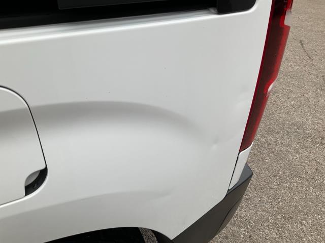 2020 Peugeot Partner 1000 1.5 Bluehdi 100 Professional Van (NV70DWU) Image 32