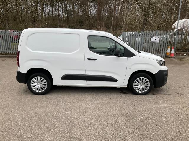 2020 Peugeot Partner 1000 1.5 Bluehdi 100 Professional Van (NV70DWU) Image 13