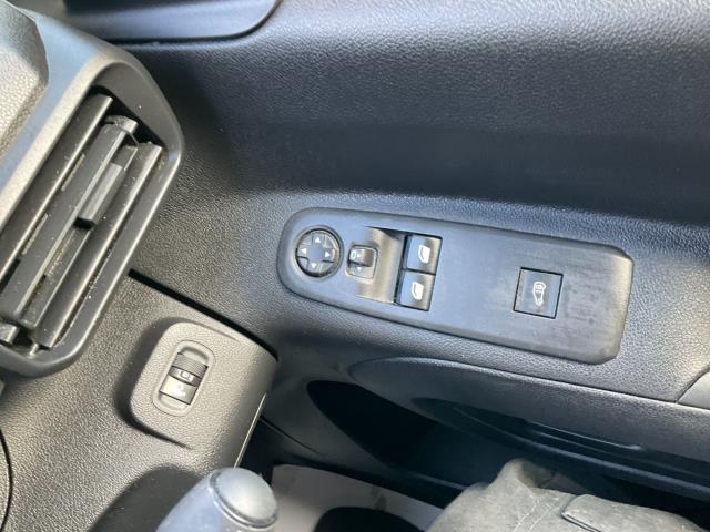 2020 Peugeot Partner 1000 1.5 Bluehdi 100 Professional Van (NV70DXA) Image 28