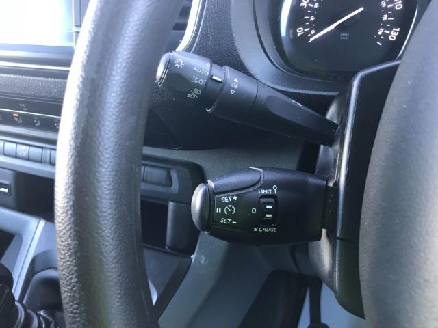2020 Peugeot Expert 1000 1.5 Bluehdi 100 Professional Van (NV70EUX) Image 28