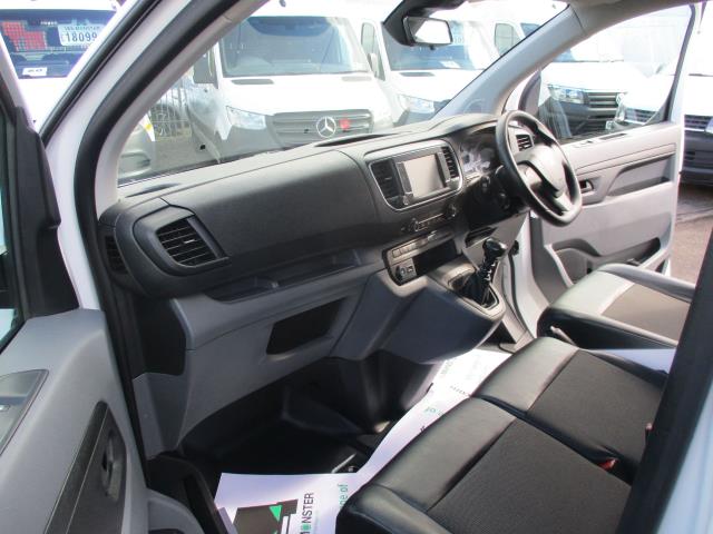 2020 Peugeot Expert 1000 1.5 Bluehdi 100 Professional Van (NV70EYJ) Image 18