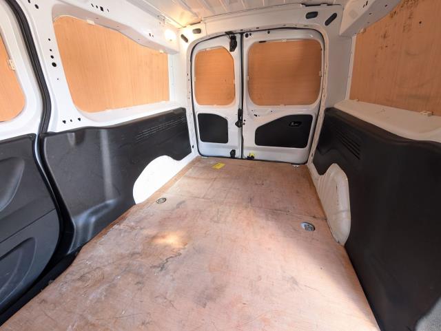 2021 Peugeot Partner L2 950 1.5 Bluehdi 100 Professional Van (NV70EYT) Image 7