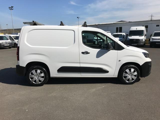 2020 Peugeot Partner 1000 1.5 Bluehdi 100 Professional Van (NV70FBY) Image 12