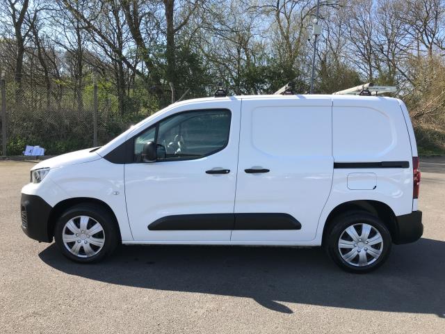 2020 Peugeot Partner 1000 1.5 Bluehdi 100 Professional Van (NV70FBY) Image 4