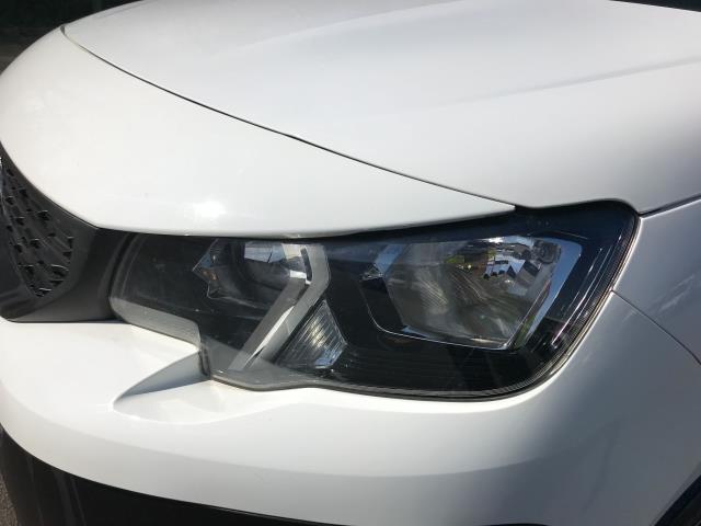 2020 Peugeot Partner 1000 1.5 Bluehdi 100 Professional Van (NV70FBY) Image 14