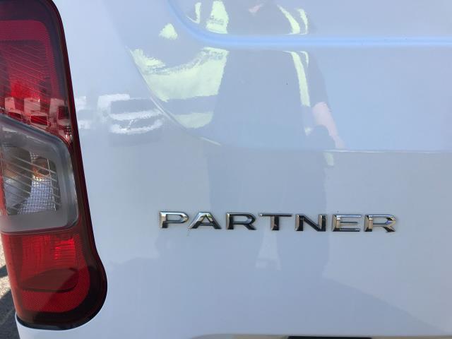 2020 Peugeot Partner 1000 1.5 Bluehdi 100 Professional Van (NV70FBY) Image 18