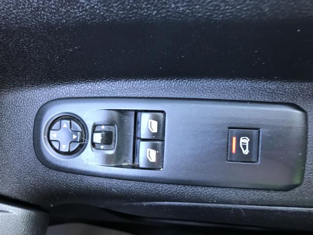 2020 Peugeot Partner 1000 1.5 Bluehdi 100 Professional Van (NV70FBY) Image 30