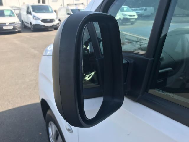 2020 Peugeot Partner 850 1.5 Bluehdi 100 Professional Crew Van (NV70FHY) Image 18