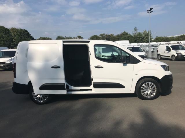 2020 Peugeot Partner 850 1.5 Bluehdi 100 Professional Crew Van (NV70FHY) Image 13