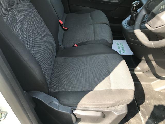 2020 Peugeot Partner L2 950 1.5BLUE HDI 100PS PROFESSIONAL EURO 6 (NV70FKG) Image 13