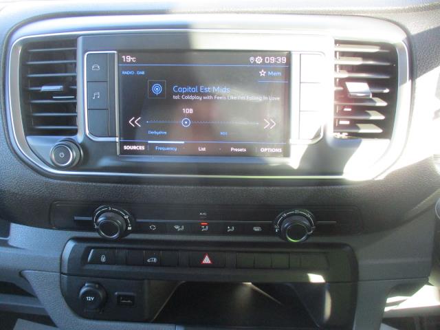 2020 Peugeot Expert 1400 2.0 Bluehdi 120 Professional Van (NV70GLF) Image 21