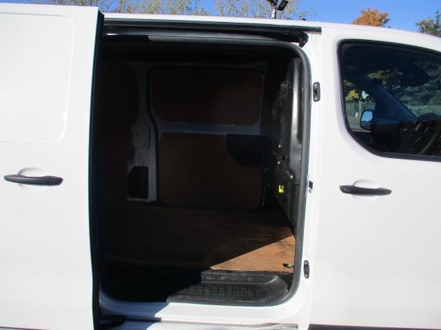 2020 Peugeot Expert 1400 2.0 Bluehdi 120 Professional Van (NV70GLF) Image 31