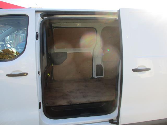 2020 Peugeot Expert 1400 2.0 Bluehdi 120 Professional Van (NV70GLF) Image 27