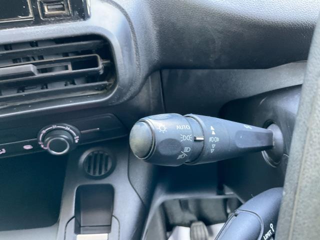 2021 Peugeot Partner 1000 1.5 Bluehdi 100 Professional Van (NV70HDZ) Image 31