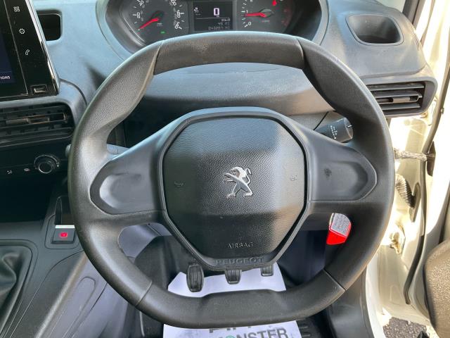 2021 Peugeot Partner 1000 1.5 Bluehdi 100 Professional Van (NV70HDZ) Image 17
