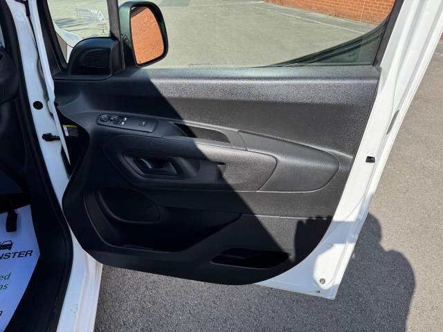 2020 Peugeot Partner 1000 1.5 Bluehdi 100 Professional Van (NV70HFC) Image 18
