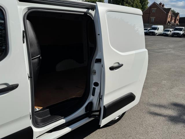 2020 Peugeot Partner 1000 1.5 Bluehdi 100 Professional Van (NV70HFC) Image 40